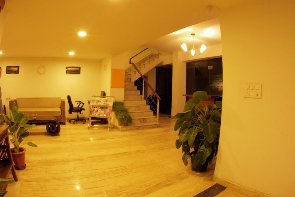 Maple Suites, Serviced Apartments Бангалор Екстериор снимка
