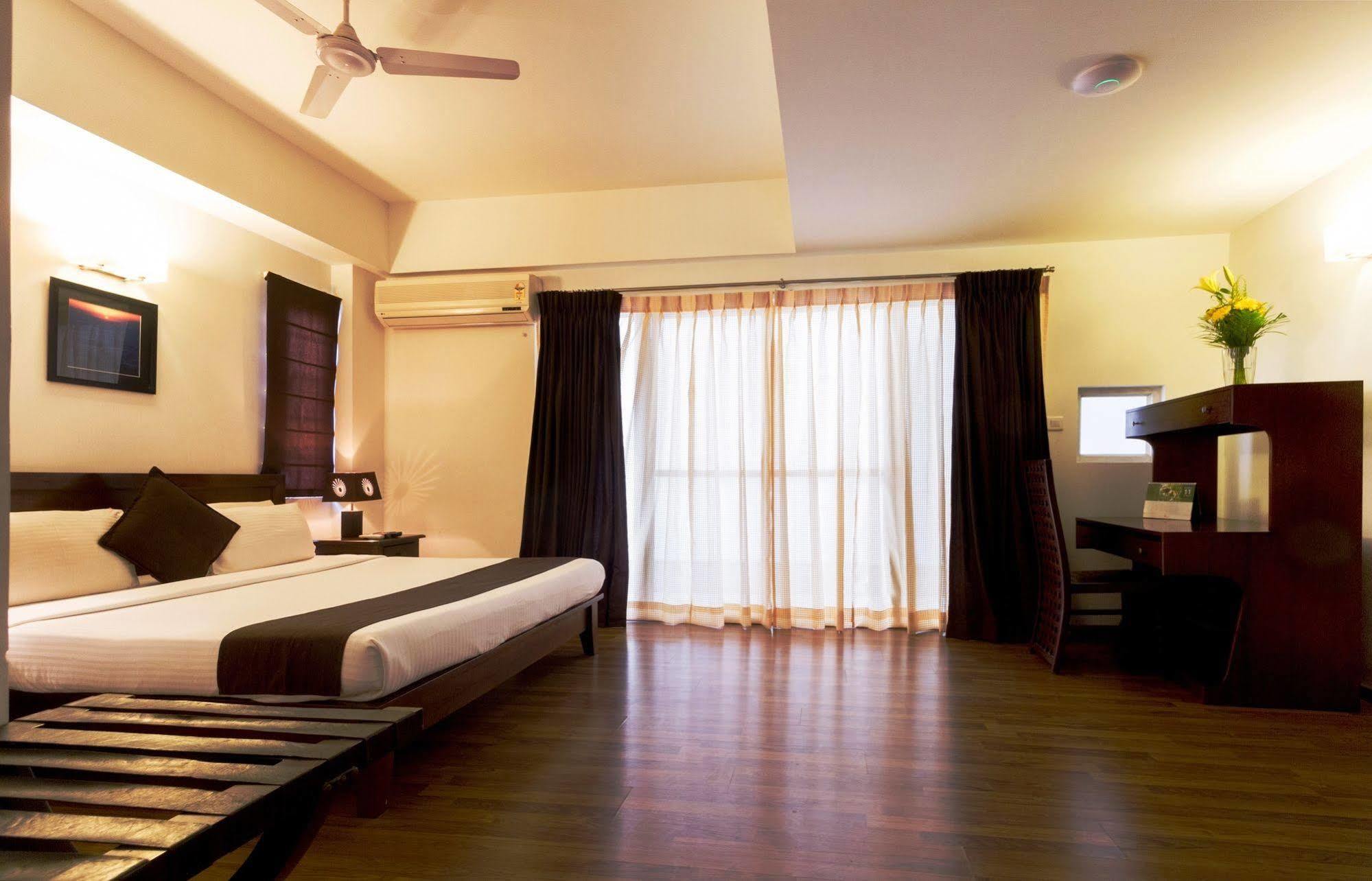 Maple Suites, Serviced Apartments Бангалор Екстериор снимка